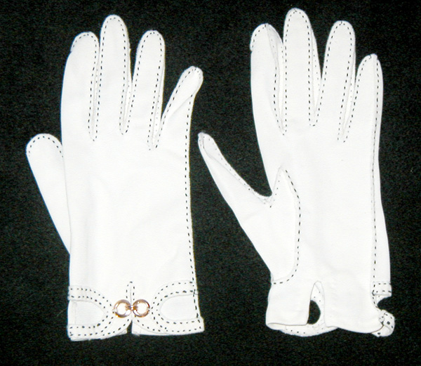 Vintage White/Black Stitch Gloves